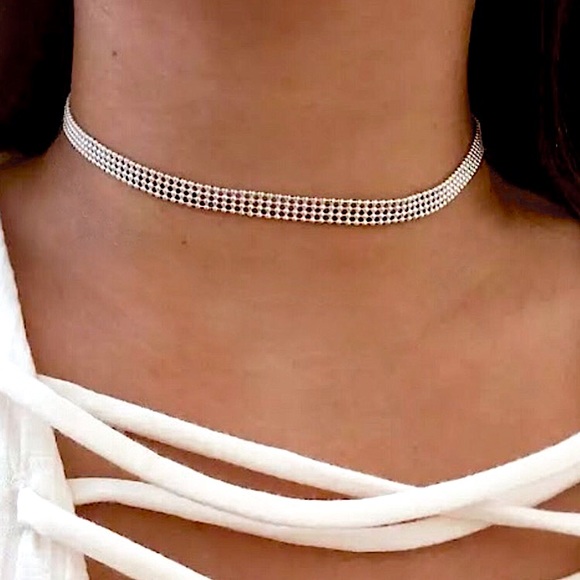 Jewelry - 💜10/$25💜NEW Thin Silver Beaded Choker